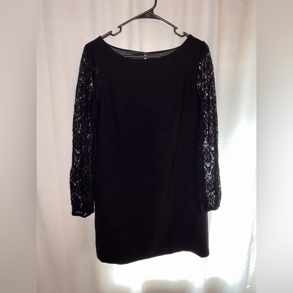 Women's White House Black Market Lace Sleeve Shift Dress Size 8 - Picture 2 of 4